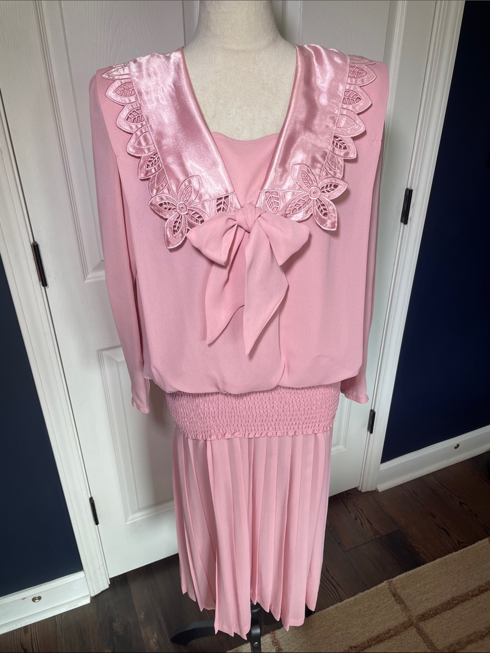 Vintage Tea Dress Pink Satin-Trim Bow Front Drop Waist Pleated Skirt Size 10P‎